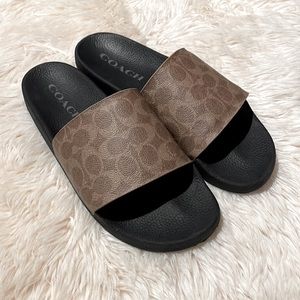 Coach Slides In Tan Signature